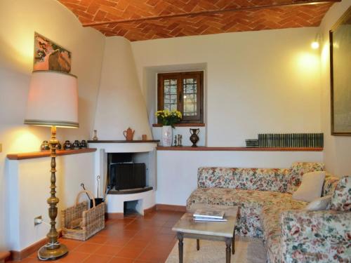  Elegant Villa near Cortona in Cortona