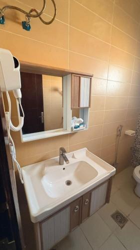 Fürdőszoba, الجود للشقق المفروشة in Al Ula