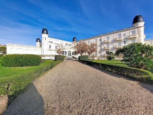 Apartment Le Golf by Interhome - Location saisonnière - Royan