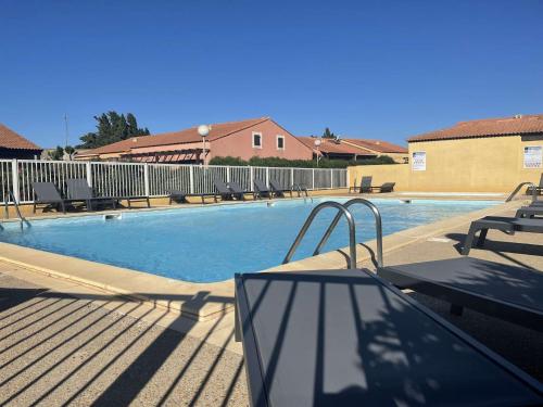 Pavillon T3 climatisé, piscine et parking - Location saisonnière - Narbonne