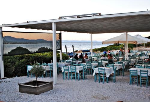 Étterem, Villa Serenity in Chamolia (Attiki)
