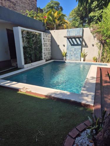 Casa moderna com piscina e edicula em Ciudad Del Este PY