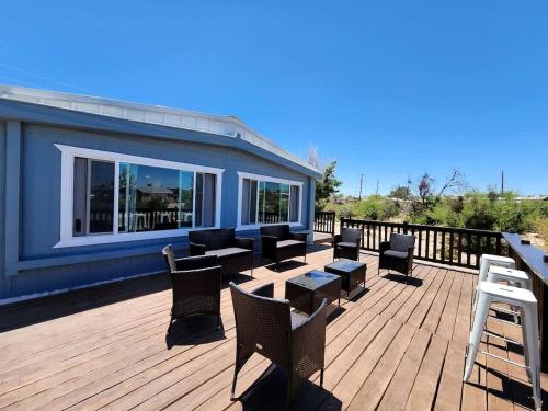 Modern Cabin with Arcade, Foosball Table and Fire Pit in Meadview, Arizona