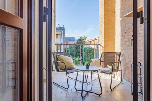 Balkon/terasa, Parking & Free WiFi - Functional apartment in Emilia Ovest