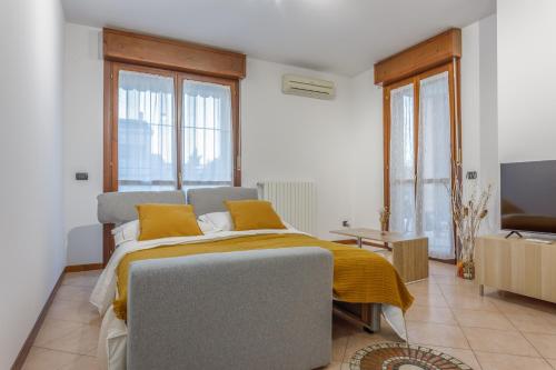 Skupni salon/TV območje, Parking & Free WiFi - Functional apartment in Emilia Ovest