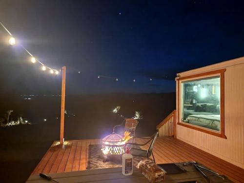 Stunning Tiny House with Picnic Space, Barbecue and Fire Pit in Meadview, Arizona in 米德維尤