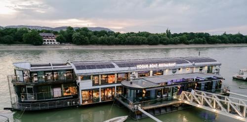 Vogue Boat Apartments - Budapest