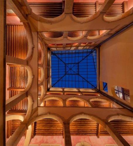 Cour des Loges - image 6