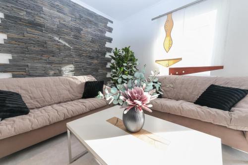 Second Home Hotel in 梅泽堡