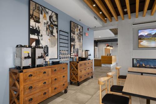 Food and beverages, Lake Placid Inn Boutique Hotel in Lake Placid (NY)