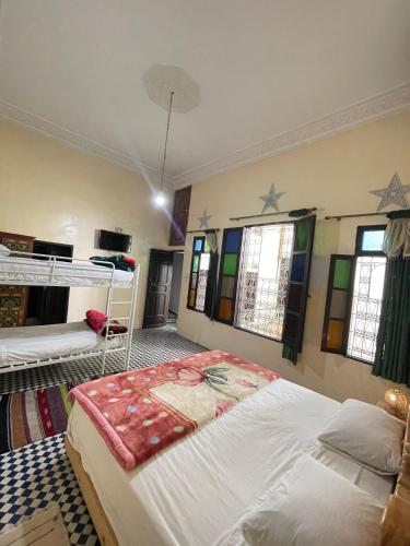 room detail thumbnail 2