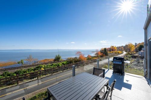 Havre du Loup: St. Lawrence River Views & Trails - Apartment - Petite-Rivière-Saint-François