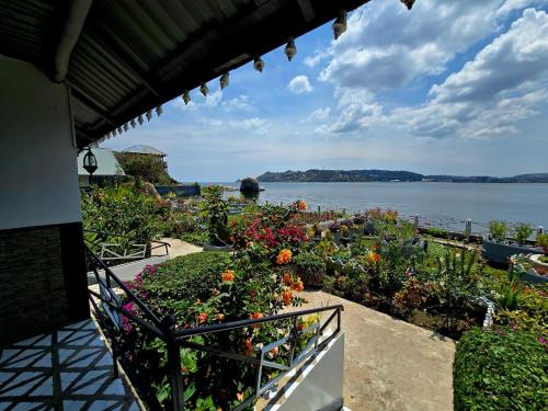 Вид, Rusty Rock Beach Resort & Spa in Мванза