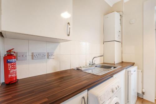 Free Parking | Central | Sleeps 6 | Great Location in Armadale