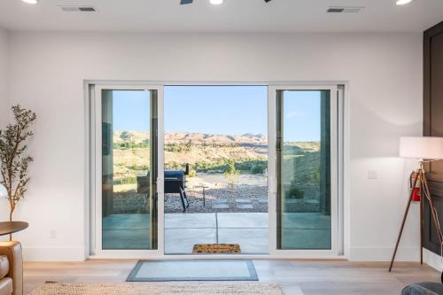 Cliffside Modern Villa - Lower Level - image 14