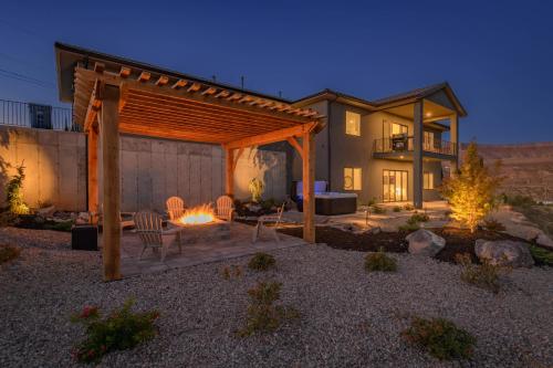 Cliffside Modern Villa - Lower Level - image 6