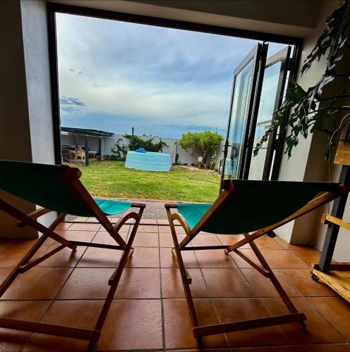 Jardí, Pet Friendly- Villa Santorini Langebaan in Seaview Park