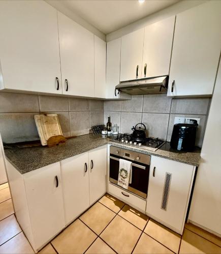 Pet Friendly- Villa Santorini Langebaan in Seaview Park