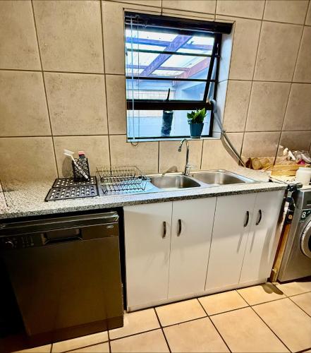 Pet Friendly- Villa Santorini Langebaan in Seaview Park