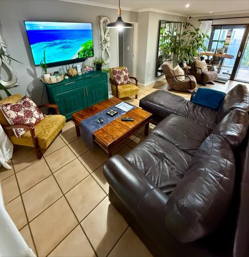 Pet Friendly- Villa Santorini Langebaan in Seaview Park