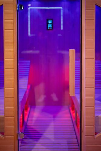 La prestigieuse Sauna Balnéo Ciné (La prestigieuse Sauna Balneo Cine) in 오리악