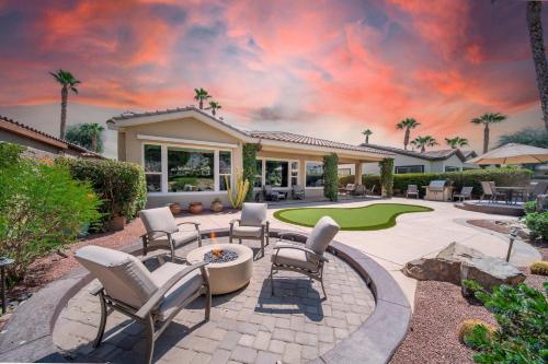 Stunning 3BD 3BR w Casita Golf VIew Community Pool