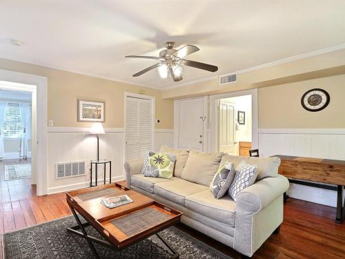 Forsyth Park Avenue Haven - image 12
