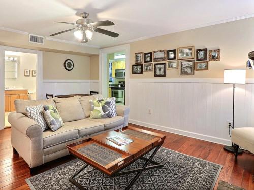 Forsyth Park Avenue Haven - image 11
