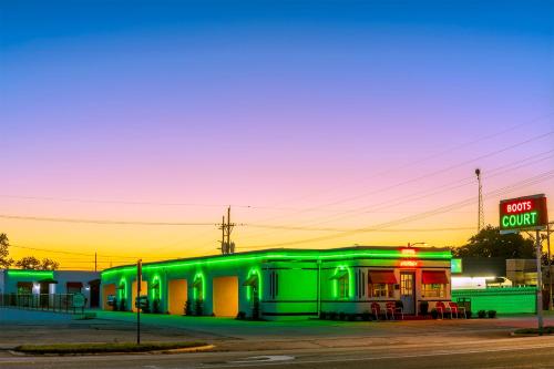 Boots Court Motel - image 13
