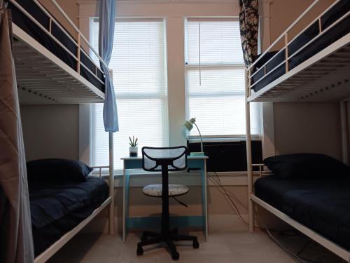 Rooster Hostel in Tampa, USA
