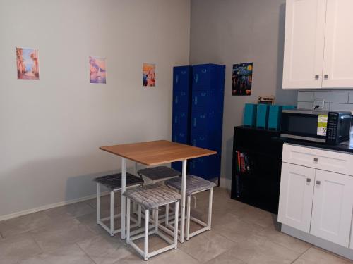 Facilities, Hostel Tampa, 15 minutes to airport, near Ybor City, downtown, self check-in in Temple Terrace