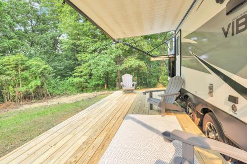 Chestnut Camper - image 12