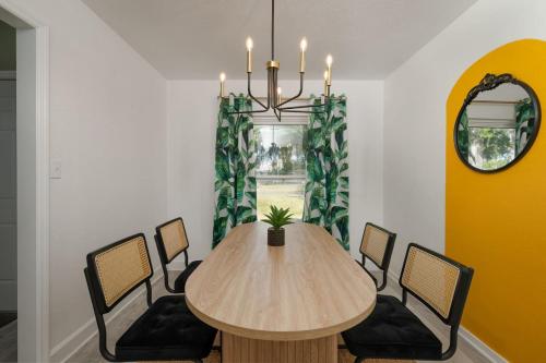 Family Retreat with Game Room and Fireplace in Auburndale (Florida)
