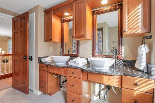 Valley View Villa - main image