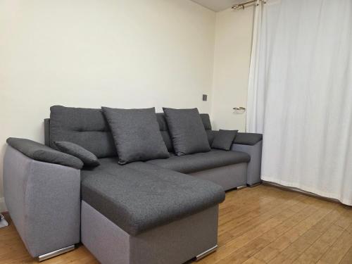 Apartment Near City Centre and Utilita 1000Mbps Internet Sleeps Up to 4