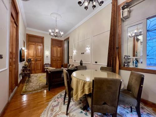 Authentic 3BR apartment in Downtown, Cairo, Il Cairo