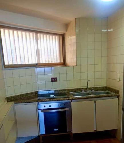 Apartamento cerca del aeropuerto con vistas al mar in Maiquetía