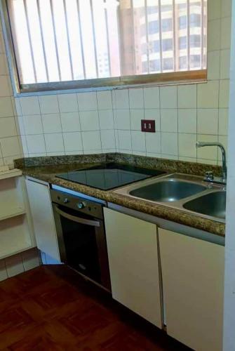 Apartamento cerca del aeropuerto con vistas al mar in Maiquetía