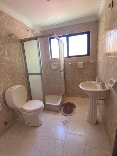 Shower, Apartamento amplio y centrico en Tarija in Tarija