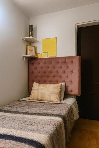 A 5 minutos aeropuerto. Habitación pequeña
