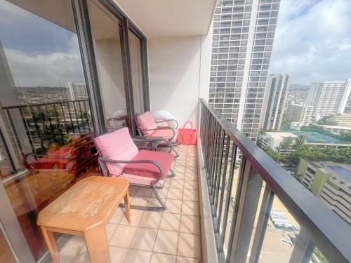Waikiki Banyan 2111A condo - image 5