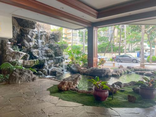 Waikiki Banyan 2111A condo - image 10