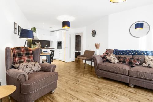 Luxury 2Bed Spacious Apartment- City Centre- Free Parking 3