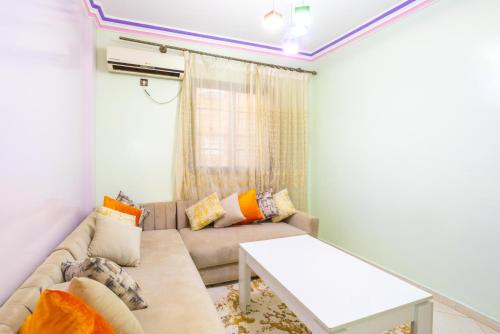 Family Apartment in Marrakech 3 Bedrooms & Balcony with View - image 3