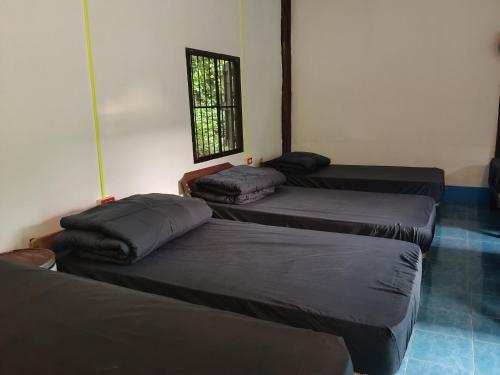 Easy sleep near Sea View Restaurant Lanta Noi