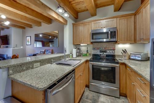 Ski, Hike & Fish! Beautiful Retreat Near Taos in Arroyo Seco (NM)