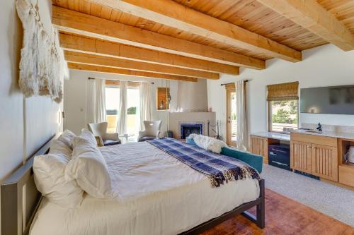 Ski, Hike & Fish! Beautiful Retreat Near Taos in Arroyo Seco (NM)