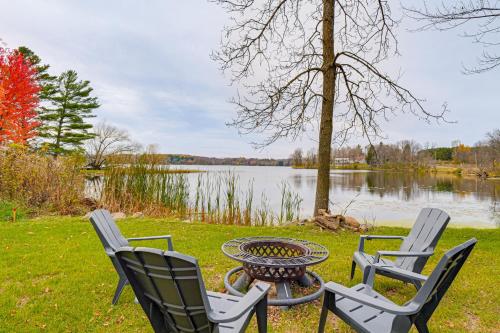 . Fish, Swim & Explore! 2-Cabin Camp on Round Lake