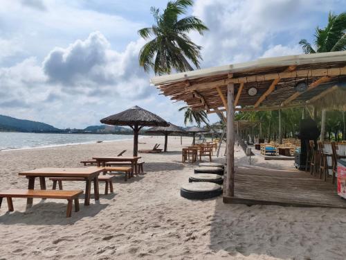 Beach, Villa 3 bedrooms, private pool, beach, gym, free Airport Pickup in Bai Sao