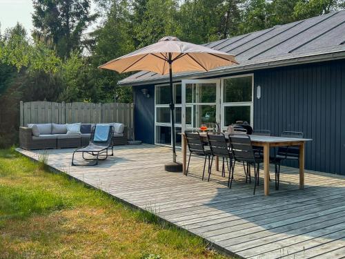 Zunanjost, Renovated Holiday Home By Forest Lake In Dueodde in Snogebaek